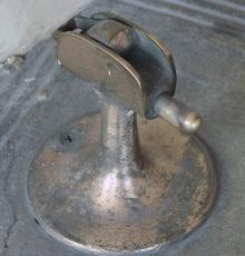 Door holder (fixed part)