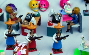 Office workers / mariachis